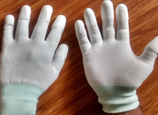 Lint Free Knitted Gloves